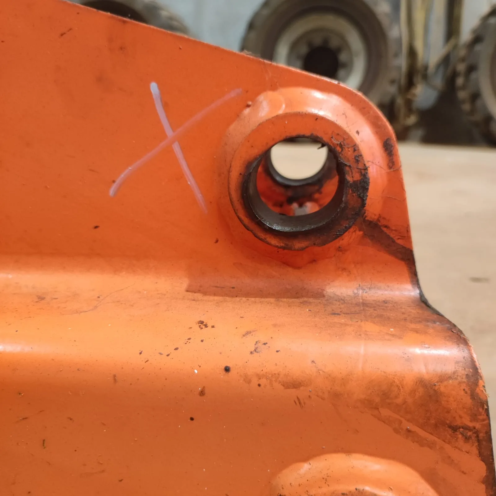 Elongation on jib knuckle before it became a failure