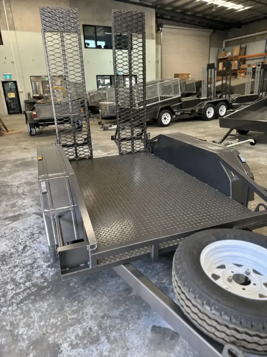 7x4 Scissor Lift Trailer Smooth Guards - image 4